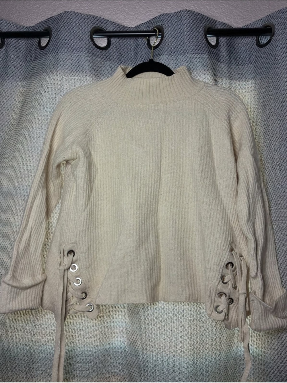 French Connection Beige Cropped
Sweater
